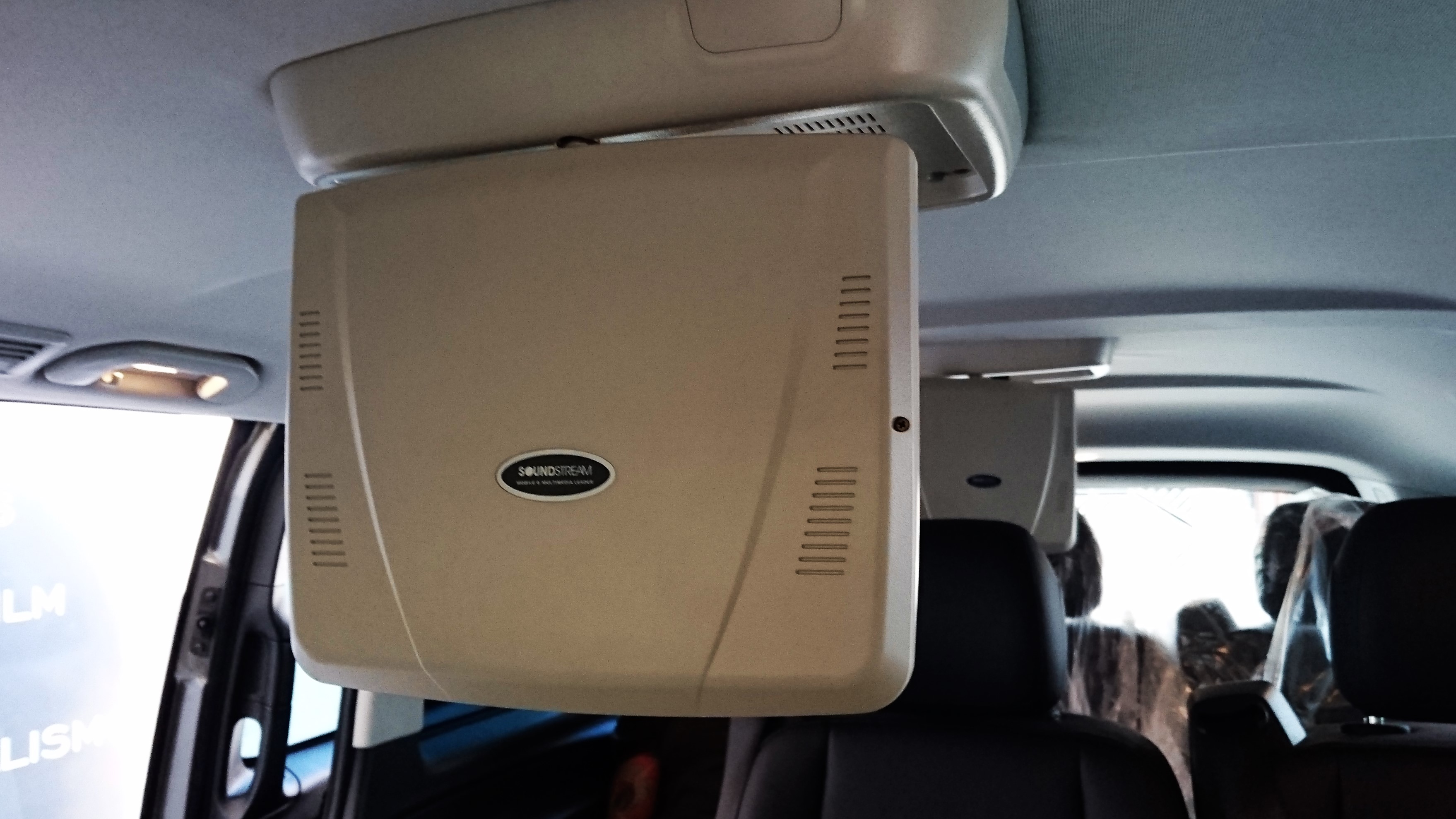 Vito - Central Pionner Avic F80TV