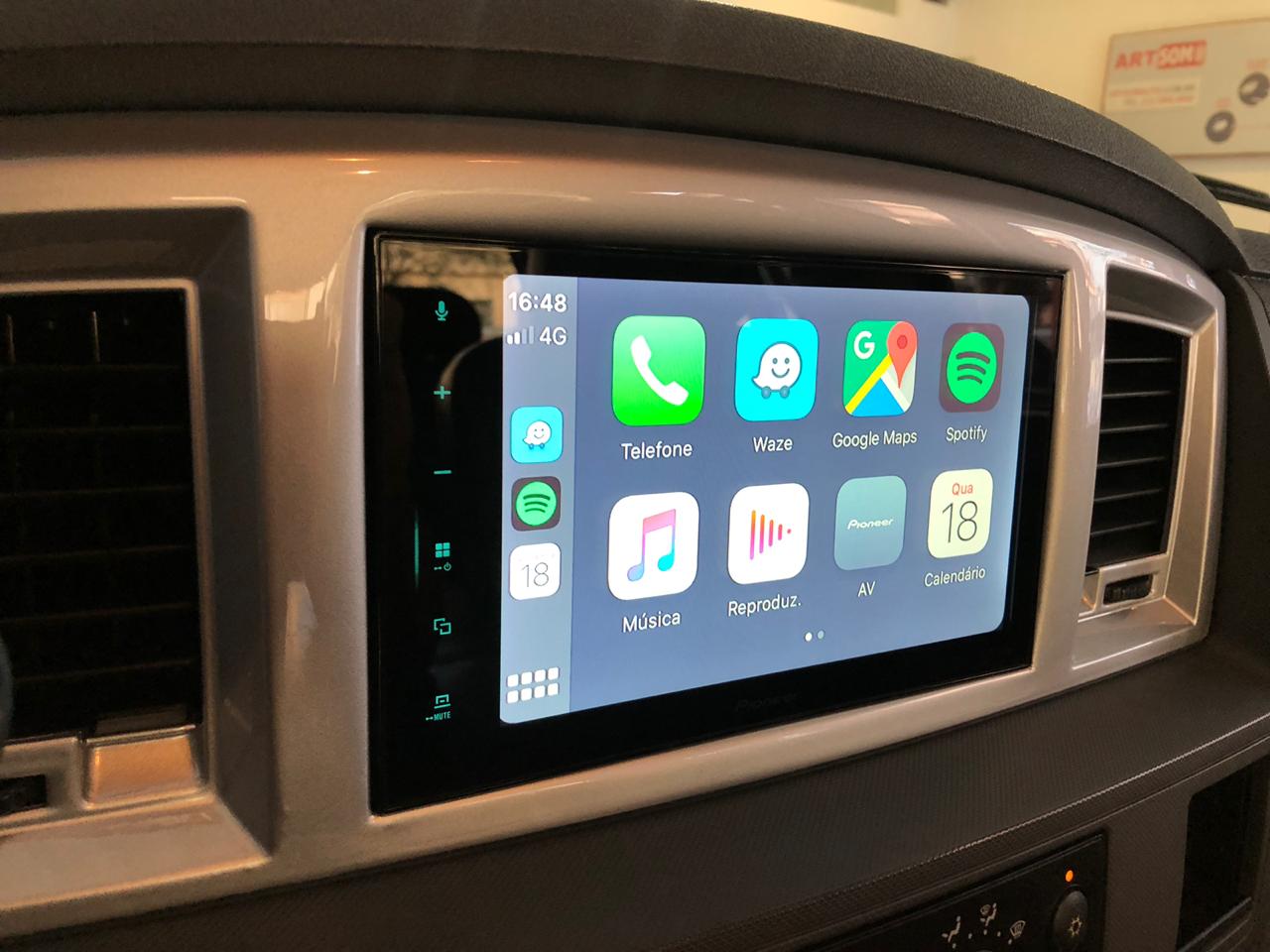 RAM - Central Pioneer 8" Carplay e Android